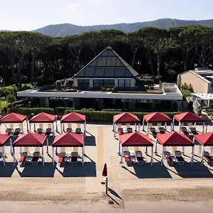 https://resort-cala-beach.it-tuscanyhotel.com